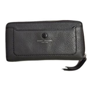 Marc Jacobs grey leather zip around large wallet clutch